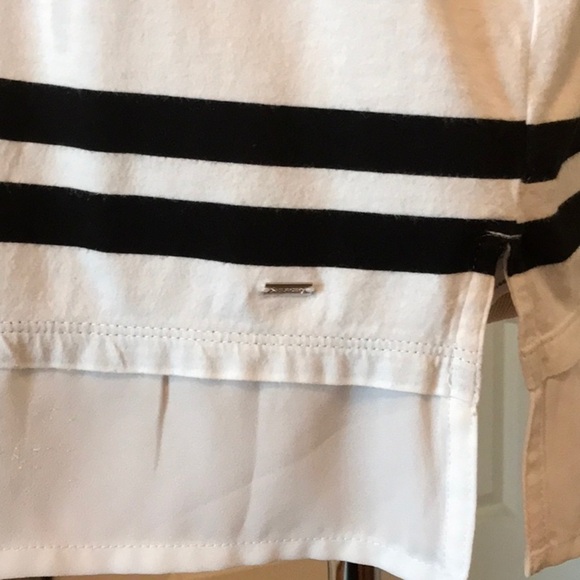 Tommy Hilfiger Size M Navy and White Striped Top - Picture 3 of 8